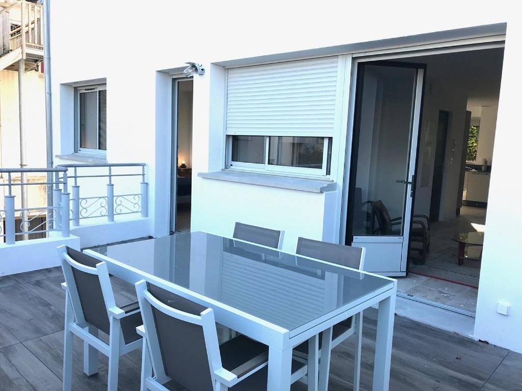 Vue Superbe Sur Tour De La Lanterne T2 Avec Terrasse Remparts 2 Apartment La Rochelle  Exterior photo